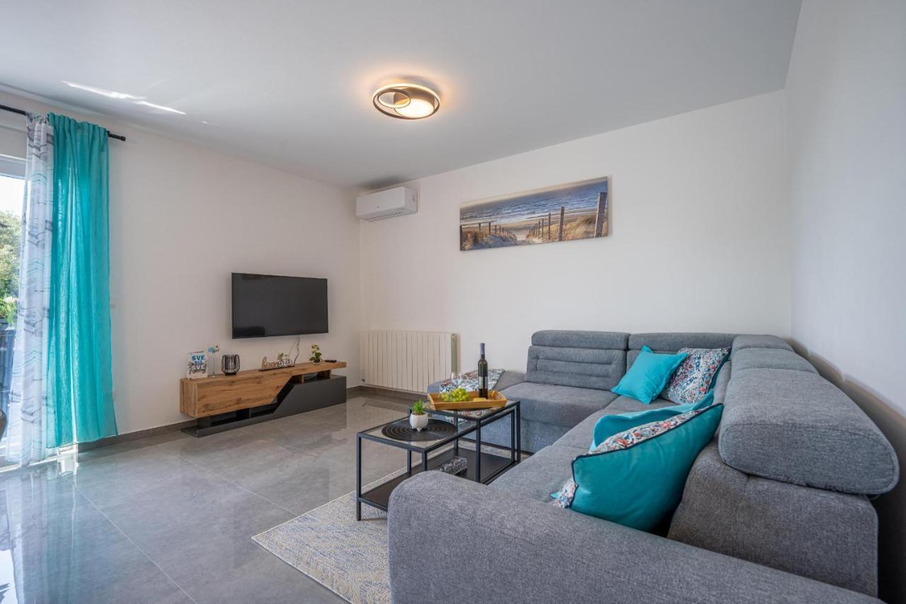 Domus Alba Apartments Pula Exterior photo