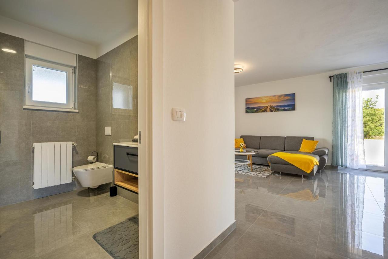 Domus Alba Apartments Pula Exterior photo