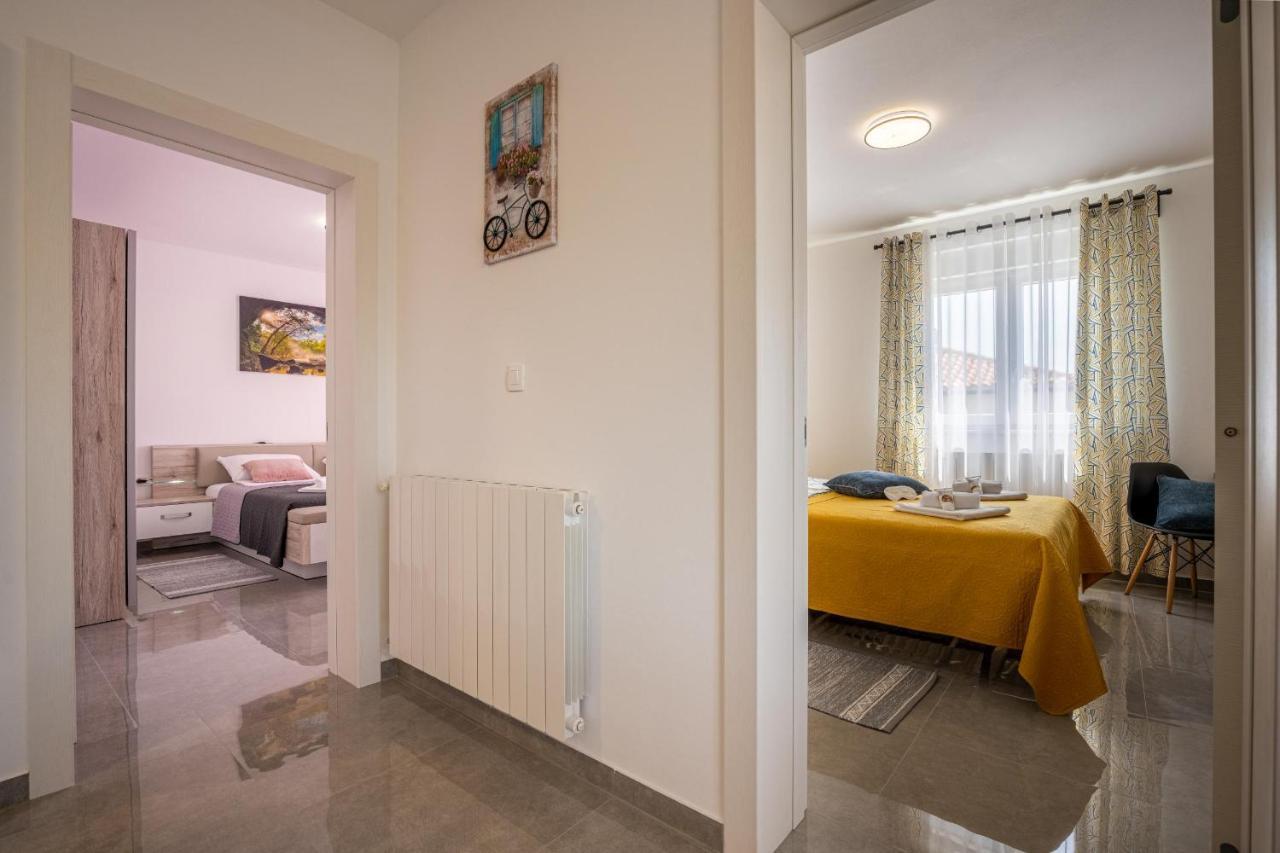 Domus Alba Apartments Pula Exterior photo