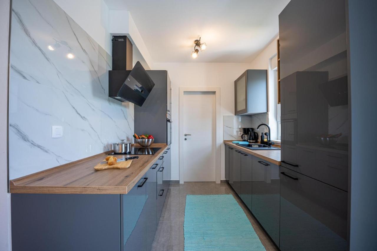 Domus Alba Apartments Pula Exterior photo