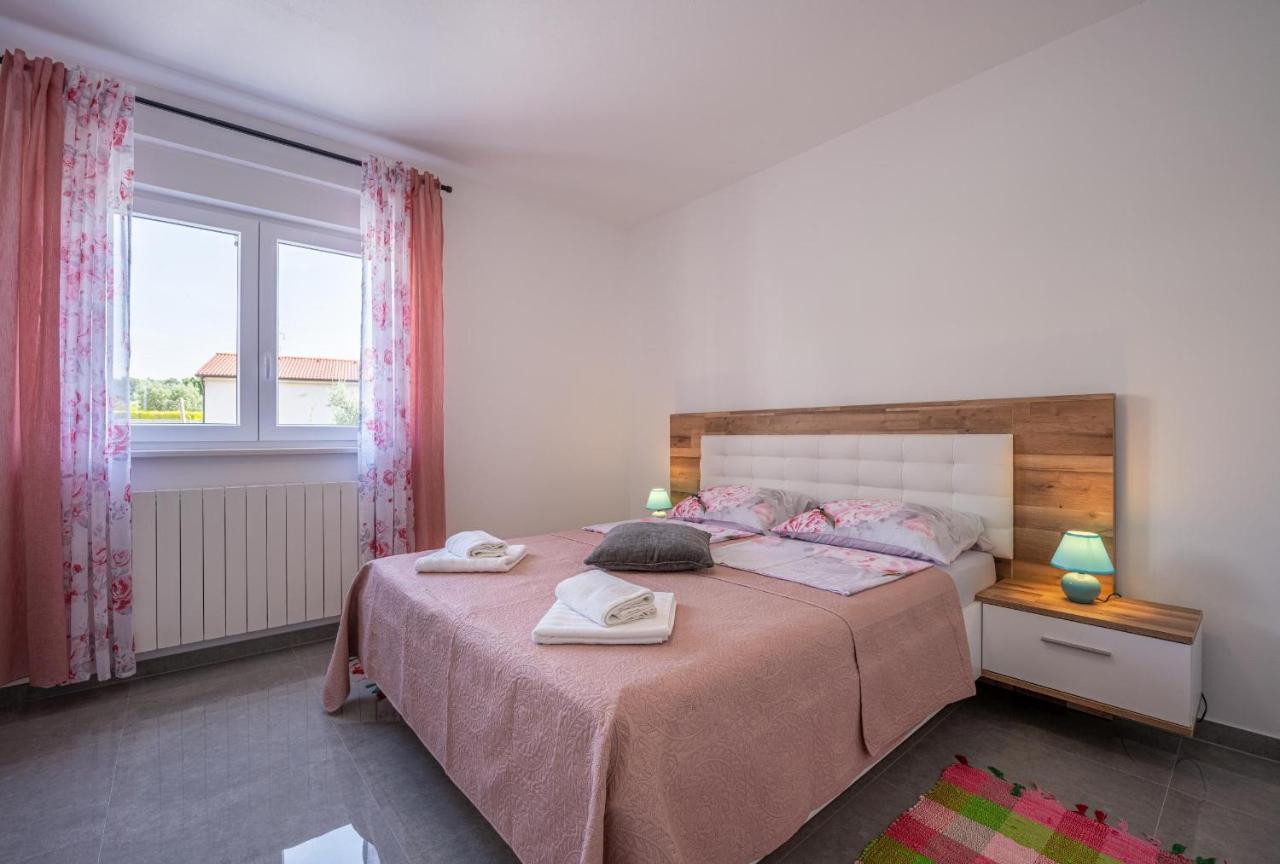 Domus Alba Apartments Pula Exterior photo