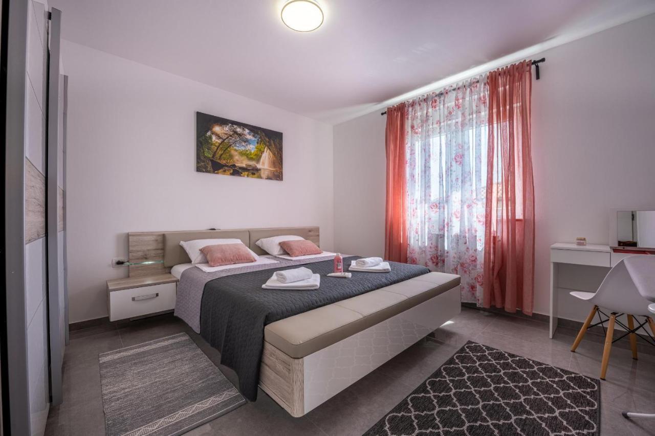 Domus Alba Apartments Pula Exterior photo